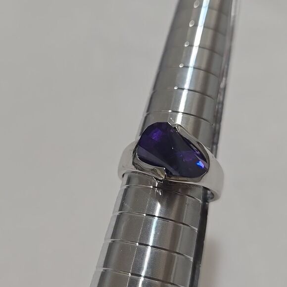 Silver Ring with Sparkling Purple Crystal - Picture 3 of 5